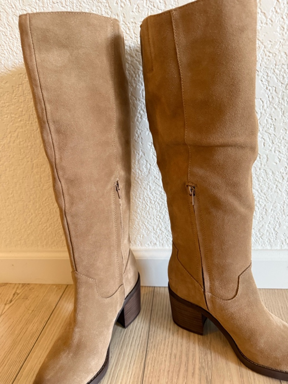 CROWN VINTAGE western tan suede Knee-High Boots size 7.5 brand new, never worn - Picture 4 of 7